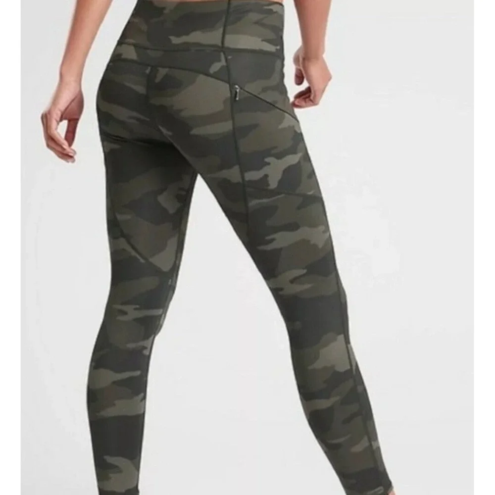 Athleta Green Camo‎ Contour Leggings Zip Phone Pockets 7/8 Sz XS